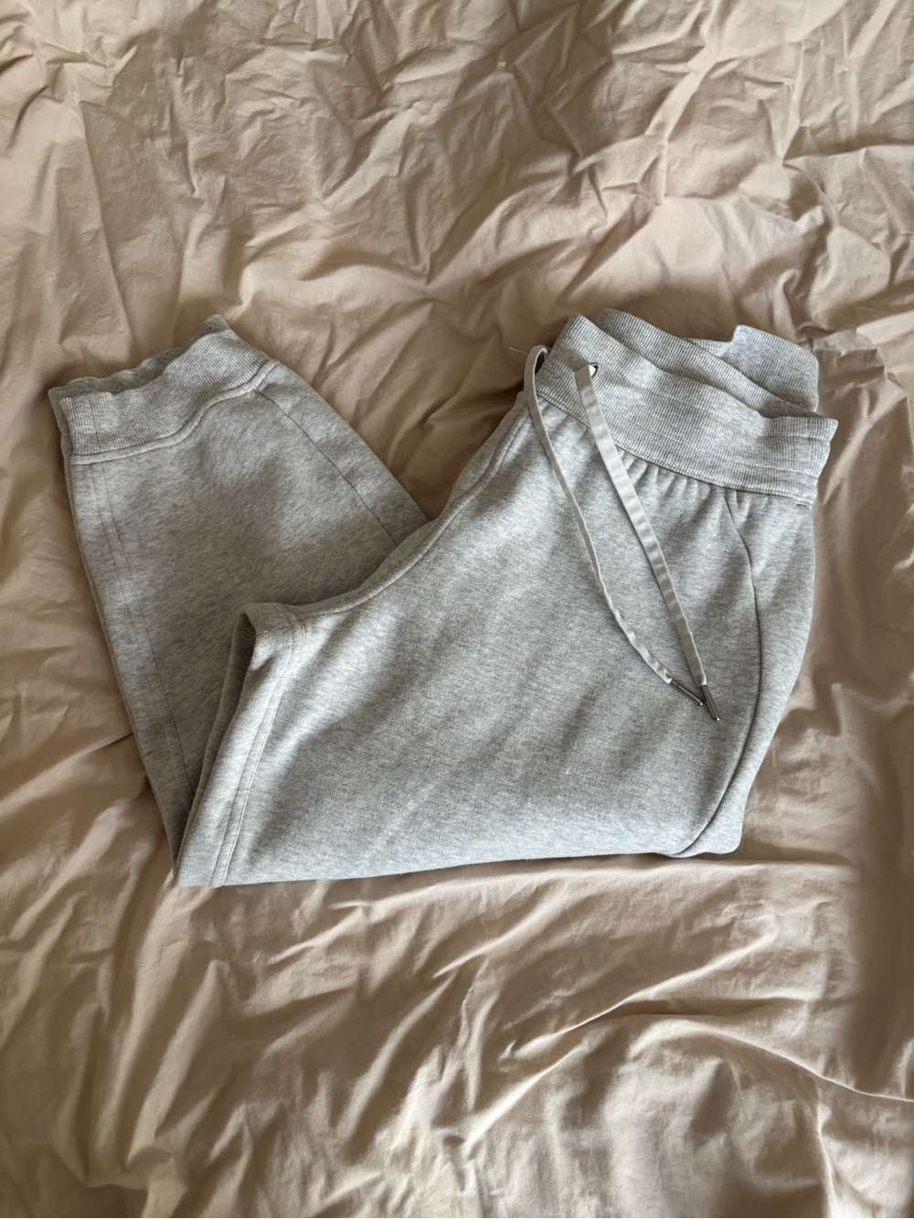 lululemon Scuba high rise, cropped Joggers